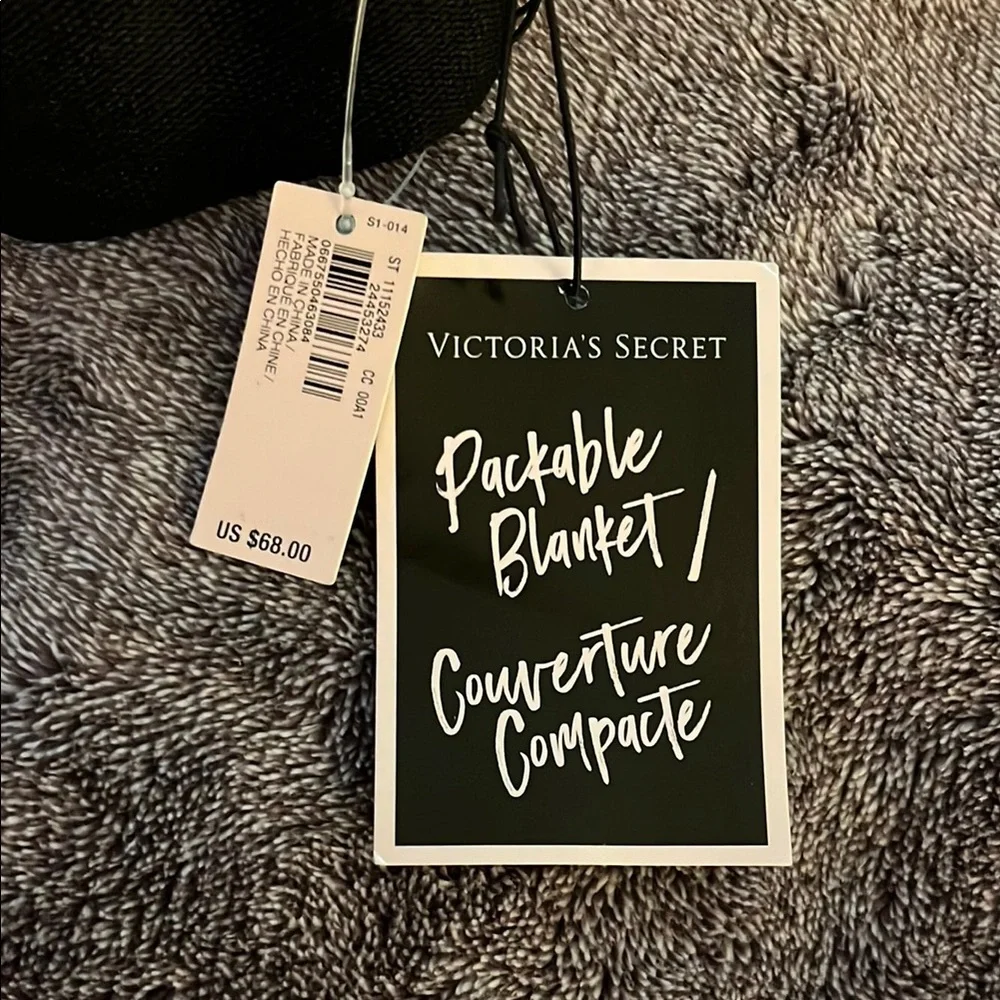 Victoria's Secret Blanket Packable